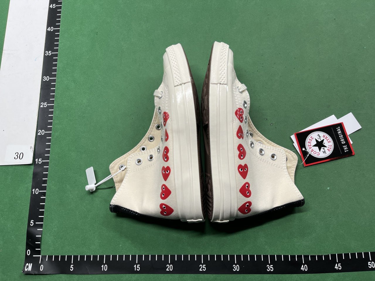 ph090 Converse 1970